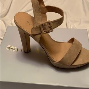 Nude blush strapped heel